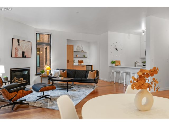 1030 Nw JOHNSON St 201, Portland, OR 97209