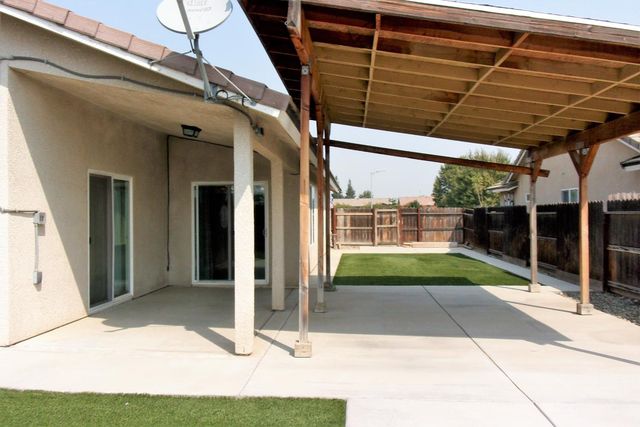 5619 W University Avenue, Fresno, CA 93722