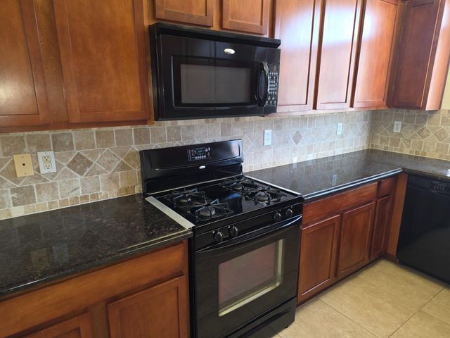 5619 W University Avenue, Fresno, CA 93722