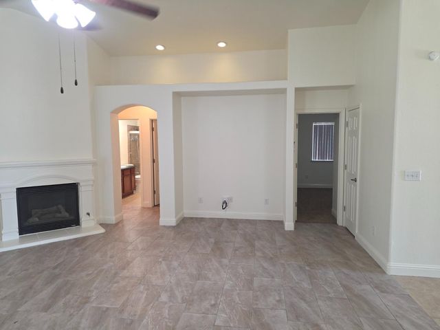 5619 W University Avenue, Fresno, CA 93722