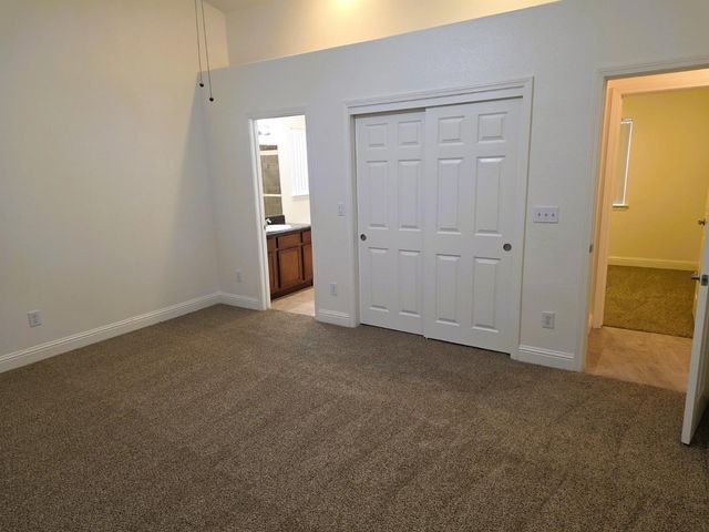 5619 W University Avenue, Fresno, CA 93722