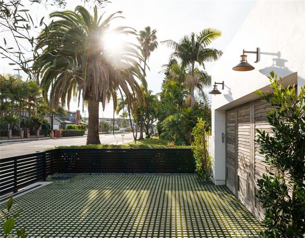 2325 E 16th, Newport Beach, CA 92663