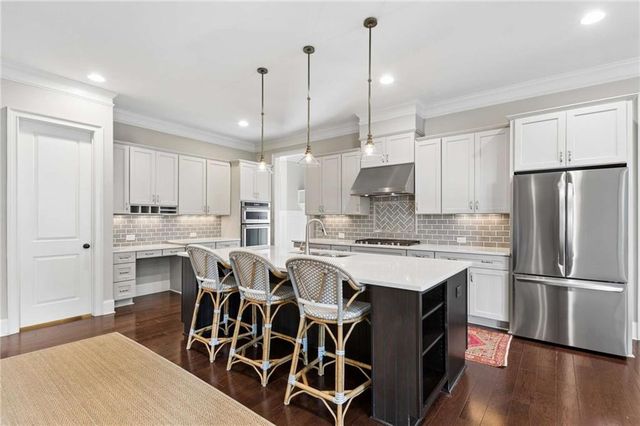 1045 Etris Manor Drive, Roswell, GA 30075