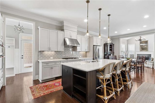 1045 Etris Manor Drive, Roswell, GA 30075