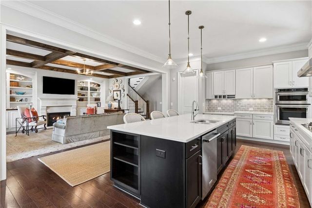 1045 Etris Manor Drive, Roswell, GA 30075