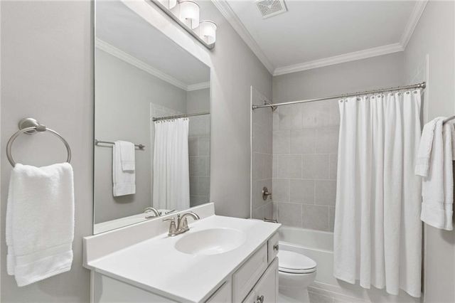 1045 Etris Manor Drive, Roswell, GA 30075