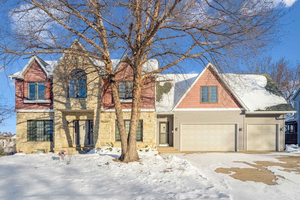 3413 Pheasant Drive, Cedar Falls, IA 50613