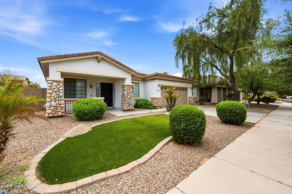 8771 W GARDENIA Avenue, Glendale, AZ 85305 — exterior