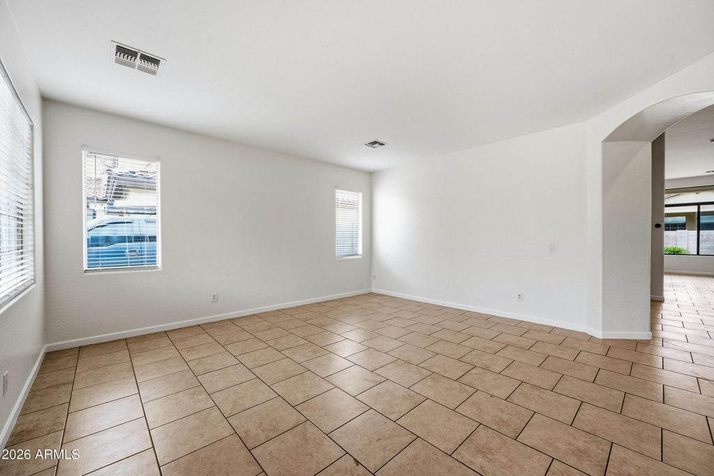 8771 W GARDENIA Avenue, Glendale, AZ 85305 — photo 5