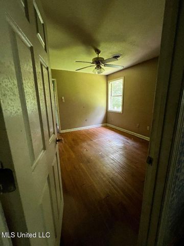 405 S Foster Drive, Tupelo, MS 38801