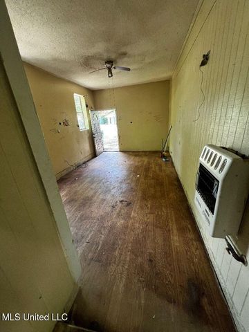 405 S Foster Drive, Tupelo, MS 38801