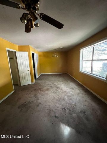 405 S Foster Drive, Tupelo, MS 38801