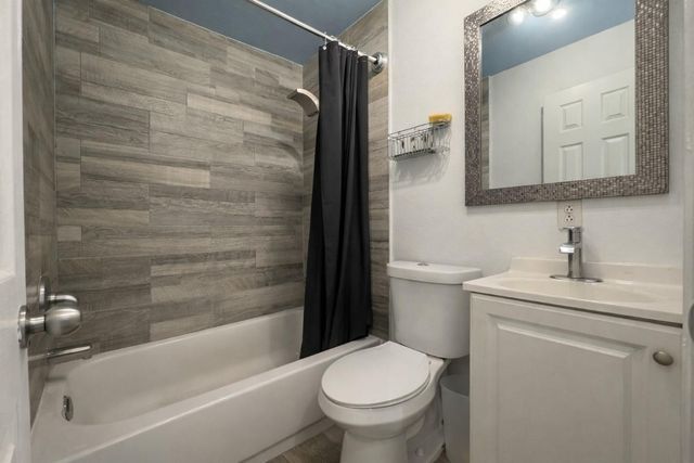 500 NE 59th Street, Oakland Park, FL 33334