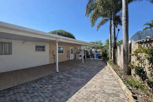 500 NE 59th Street, Oakland Park, FL 33334