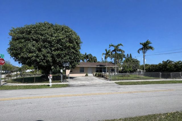 500 NE 59th Street, Oakland Park, FL 33334