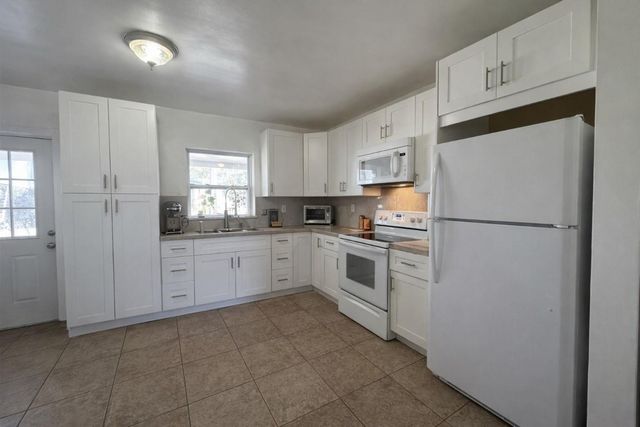 500 NE 59th Street, Oakland Park, FL 33334