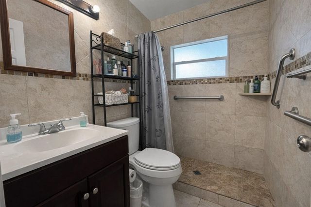 500 NE 59th Street, Oakland Park, FL 33334