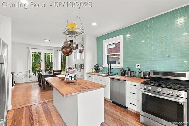 2400 Edison, Detroit, MI 48206