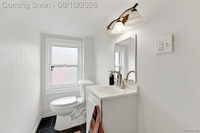 2400 Edison, Detroit, MI 48206