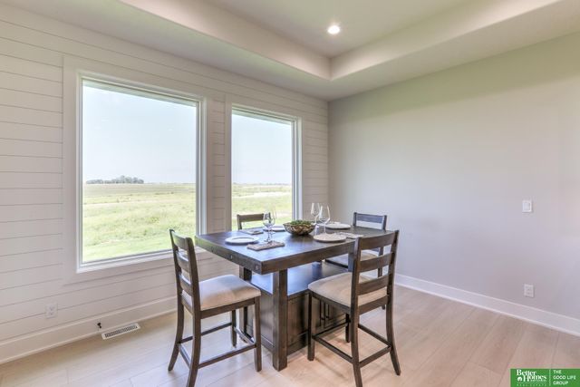 5708 N 198th Street, Elkhorn, NE 68022