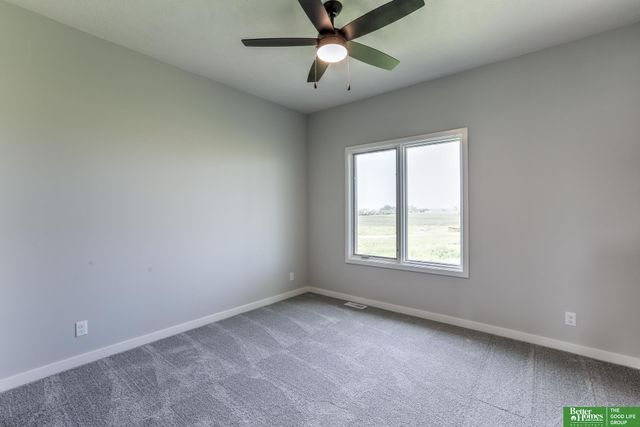 5708 N 198th Street, Elkhorn, NE 68022