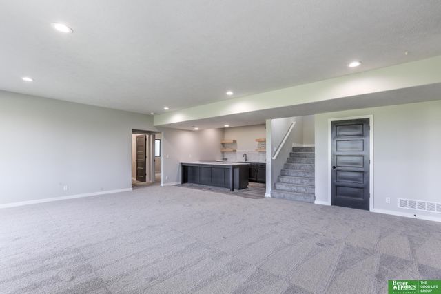 5708 N 198th Street, Elkhorn, NE 68022