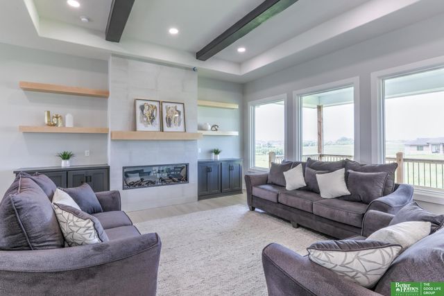 5708 N 198th Street, Elkhorn, NE 68022