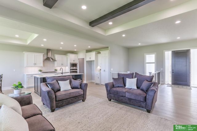 5708 N 198th Street, Elkhorn, NE 68022