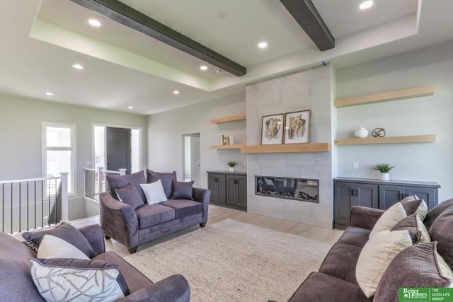 5708 N 198th Street, Elkhorn, NE 68022