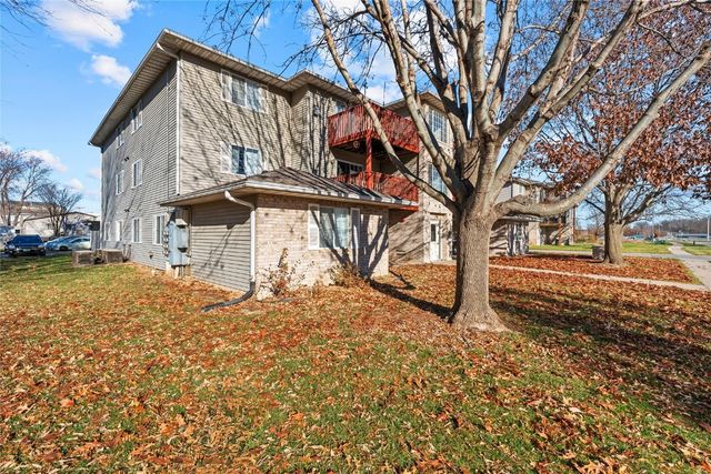 604 Kimberlite Street, Tiffin, IA 52340