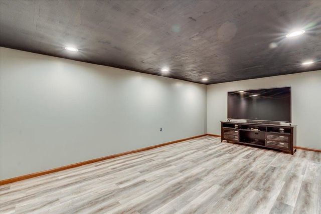 8114 E Willowbrook, Wichita, KS 67207