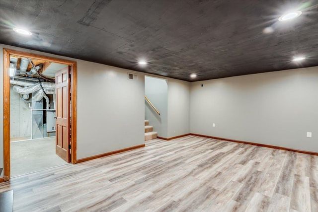 8114 E Willowbrook, Wichita, KS 67207