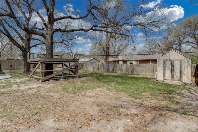 8114 E Willowbrook, Wichita, KS 67207