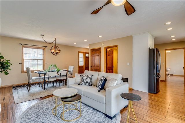 8114 E Willowbrook, Wichita, KS 67207