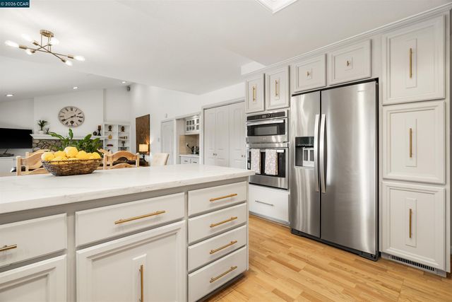 614 Thornhill Rd, Danville, CA 94526