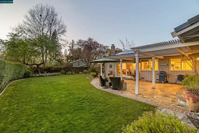 614 Thornhill Rd, Danville, CA 94526