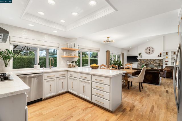 614 Thornhill Rd, Danville, CA 94526