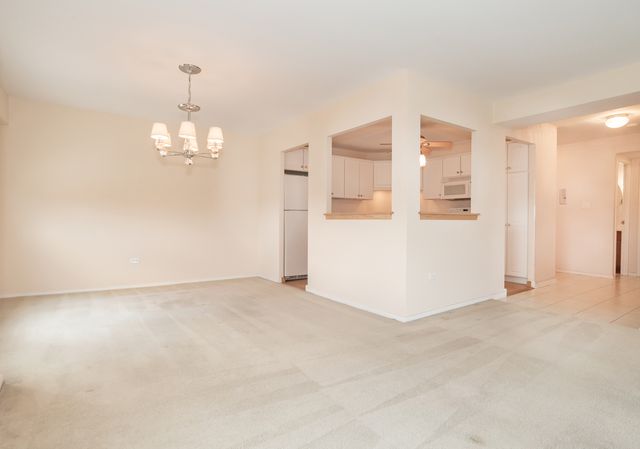 141 N La Grange Road 306, La Grange, IL 60525