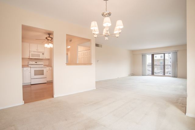 141 N La Grange Road 306, La Grange, IL 60525