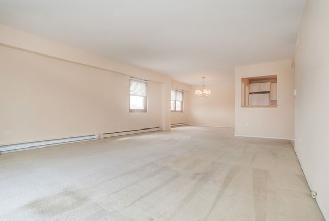 141 N La Grange Road 306, La Grange, IL 60525