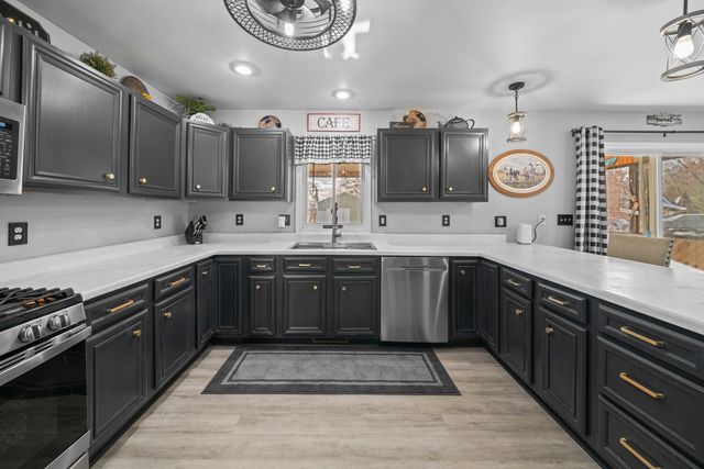 954 HOLIDAY Drive, Lake Holiday, IL 60548