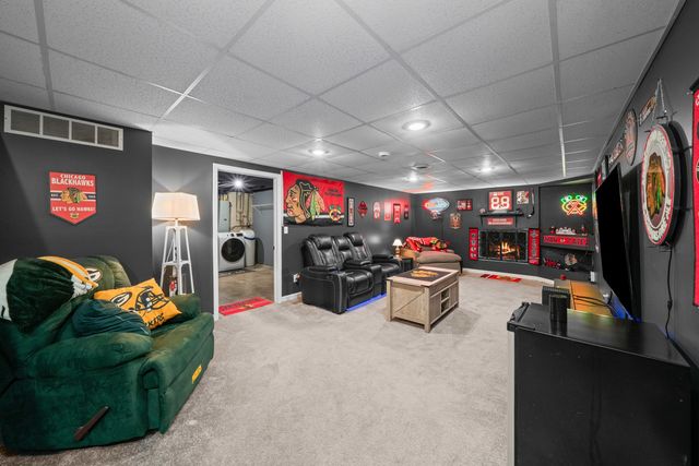 954 HOLIDAY Drive, Lake Holiday, IL 60548