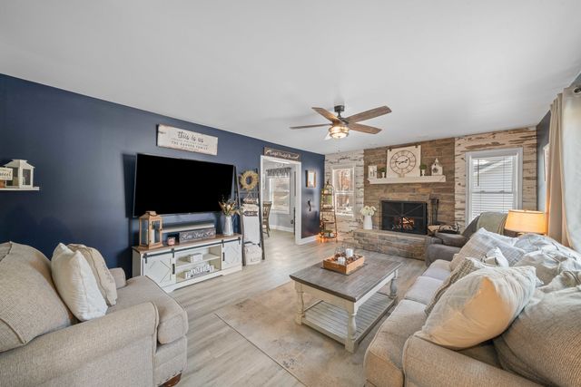 954 HOLIDAY Drive, Lake Holiday, IL 60548