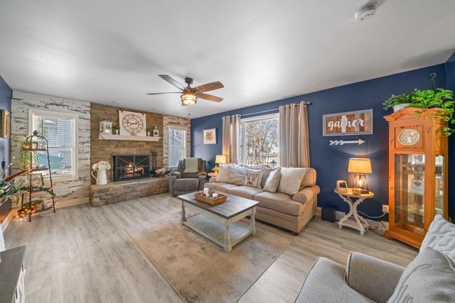 954 HOLIDAY Drive, Lake Holiday, IL 60548