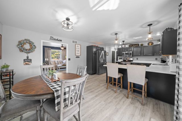 954 HOLIDAY Drive, Lake Holiday, IL 60548