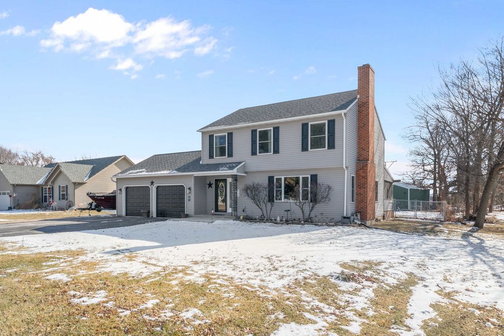 954 HOLIDAY Drive, Lake Holiday, IL 60548