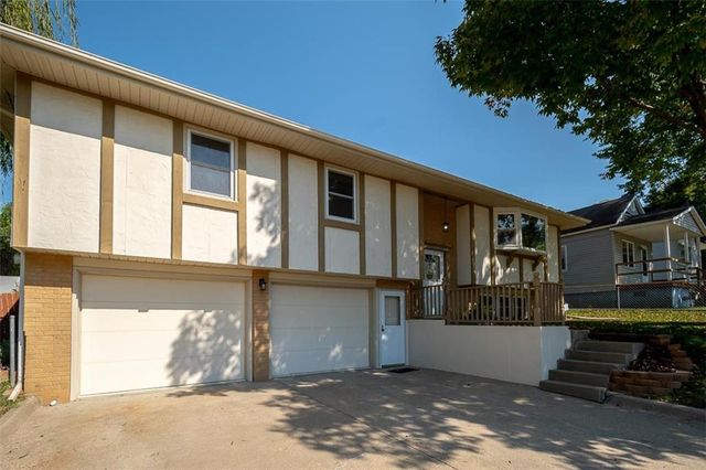 522 Buttinger Place, Leavenworth, KS 66048