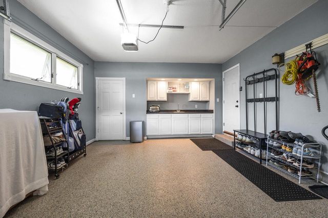 N58W21772 Maclynn DRIVE, Menomonee Falls, WI 53051