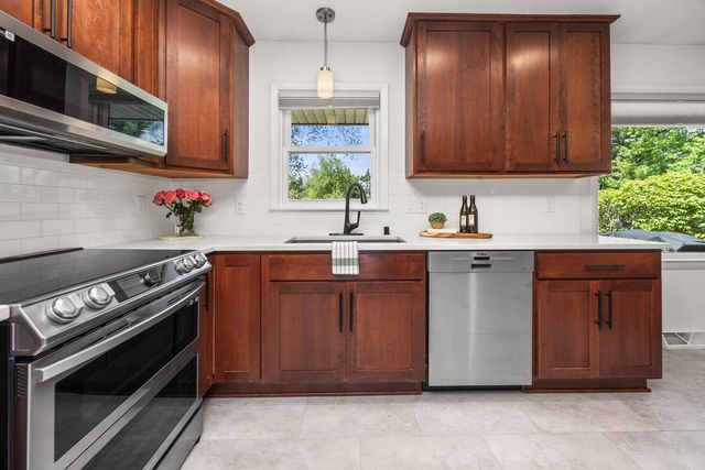 N58W21772 Maclynn DRIVE, Menomonee Falls, WI 53051