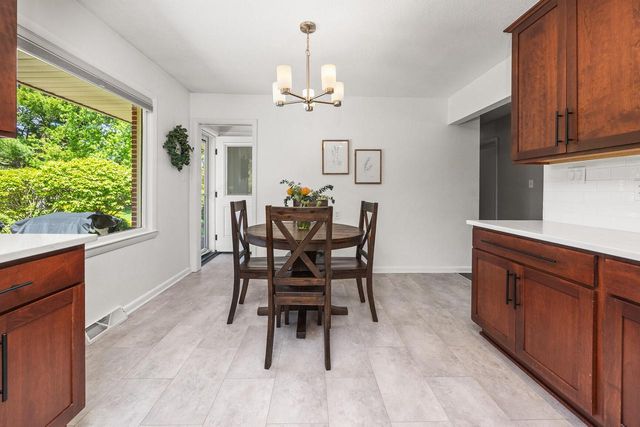 N58W21772 Maclynn DRIVE, Menomonee Falls, WI 53051